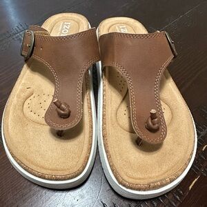 IZOD Vegan leather memory foam sandals women’s size 7 in Brown